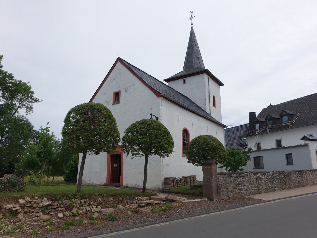 Stahl, katholische Filialkirche St. Wolfgang und Luzia, erbaut 1426 (22.06.2022)