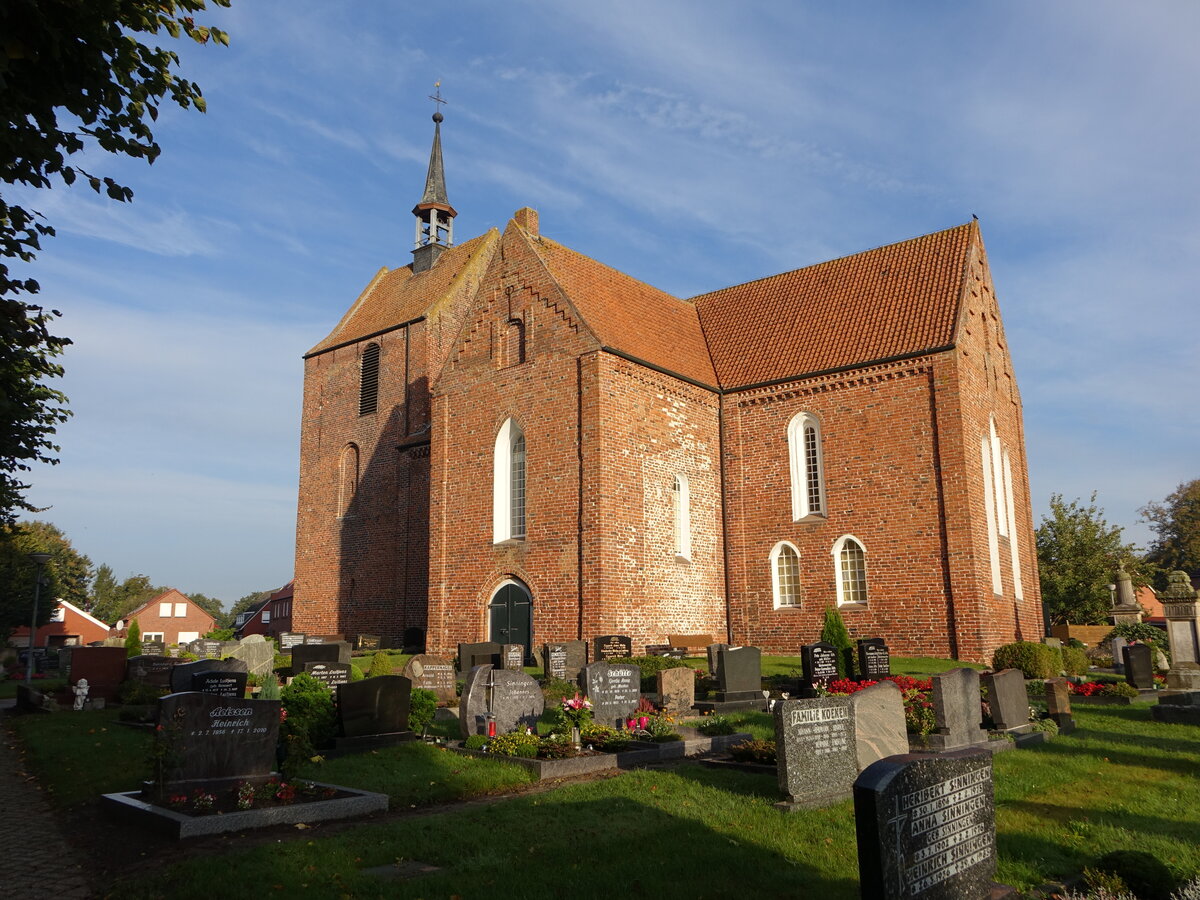 Stapelmoor, evangelische Kirche, erbaut im 13. Jahrhundert (10.10.2021)