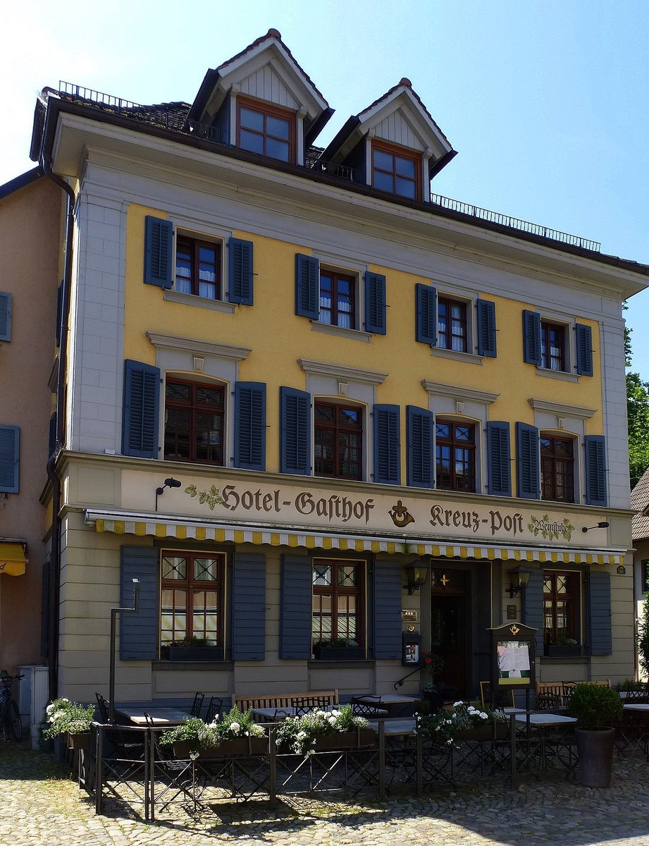 Staufen im Breisgau, Hotel-Gasthof  Kreuz-Post  in der Altstadt, Juni 2014