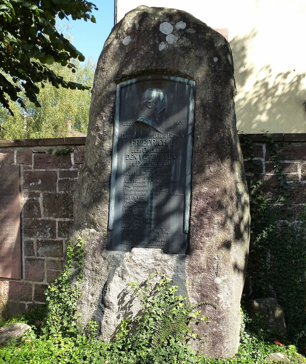 Steinen, Denkmal fr Frst Friedrich I. von Baden (1826-1907) auf dem Kirchplatz, Sept.2016