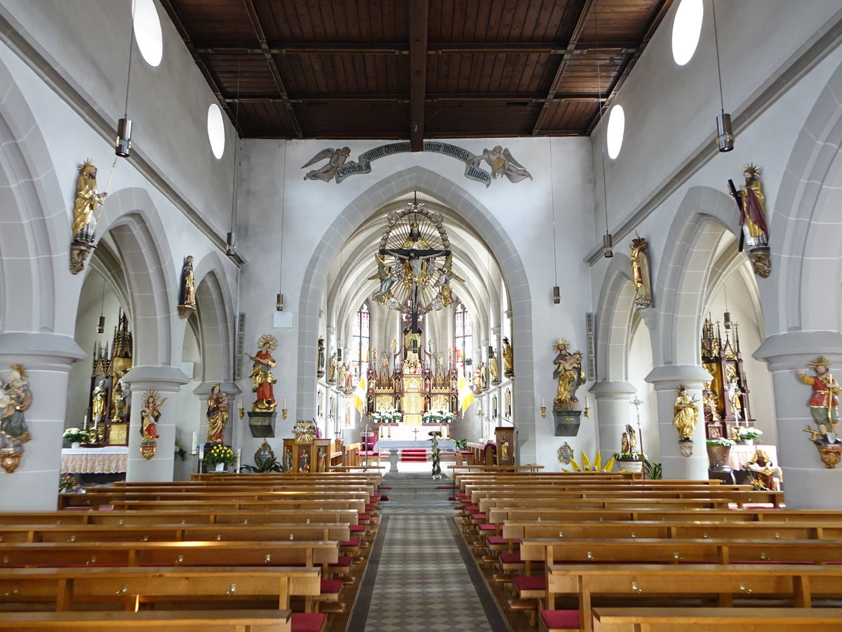 Steinwiesen, Innenraum der kath. Pfarrkirche St. Marien (15.04.2017)