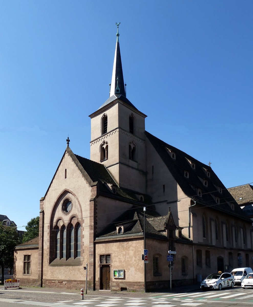 Straburg, die evangelische St.Nikolaus-Kirche, erbaut im gotischen Stil von 1387-1454, Juli 2016