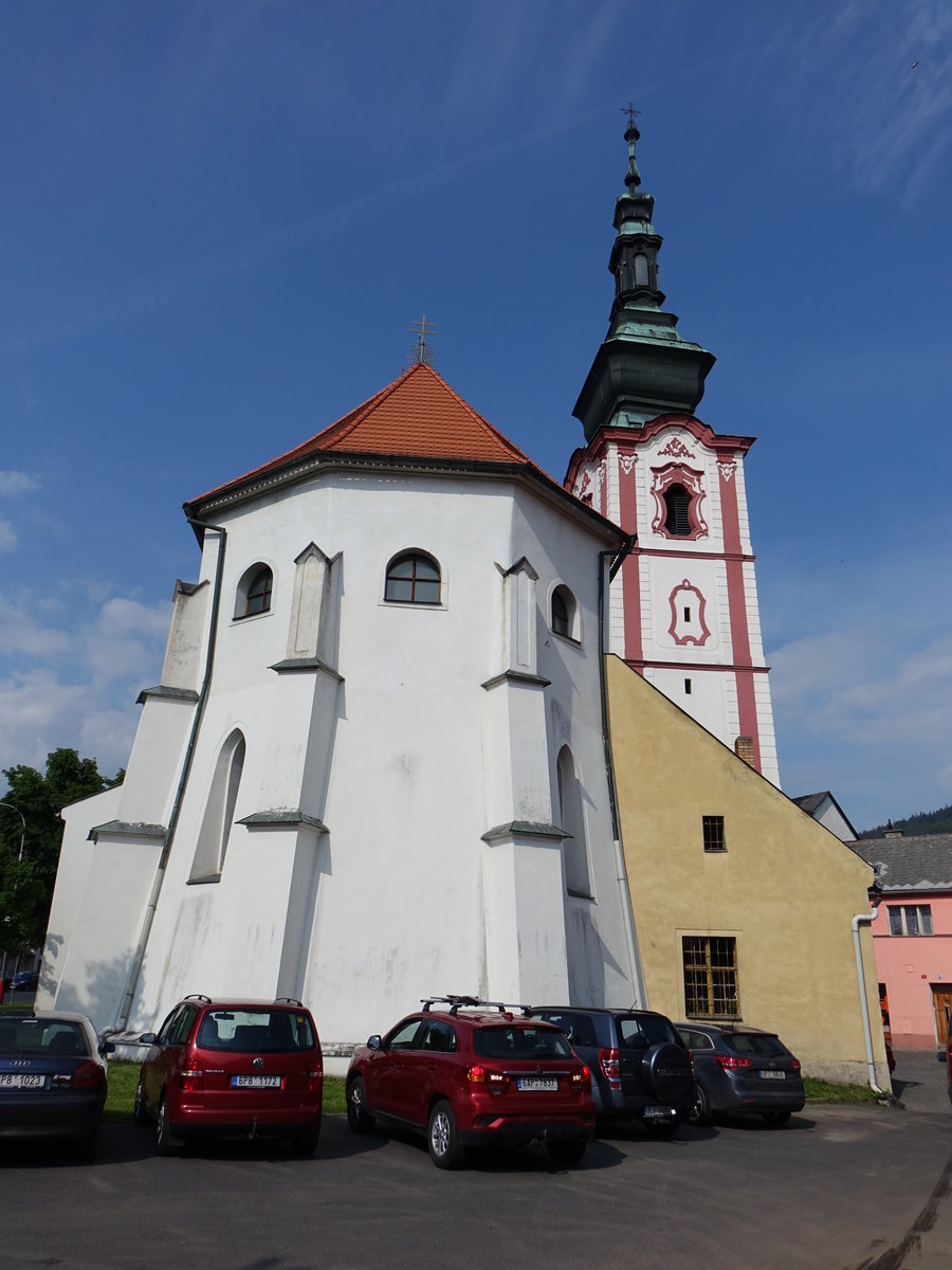 Susice, Dekanatskirche St. Wenzel, gotische Mauern 13. Jahrhundert, 1707 barockisiert, neugotischer Umbau von 1884 bis 1885 (25.05.2019)