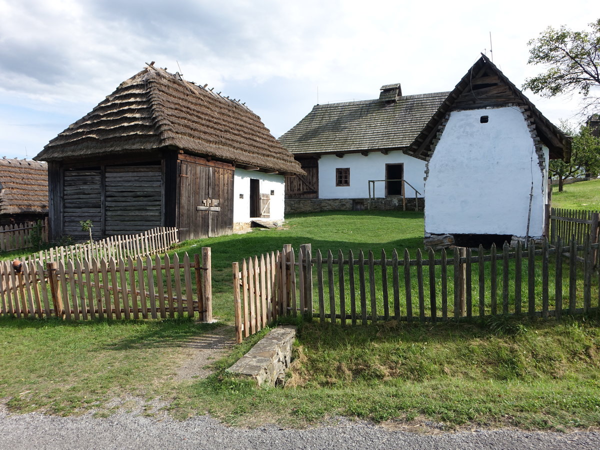 Svidnik, historischer Bauernhof im Freilichtmuseum, erbaut Anfang des 20. Jahrhundert (31.08.2020)