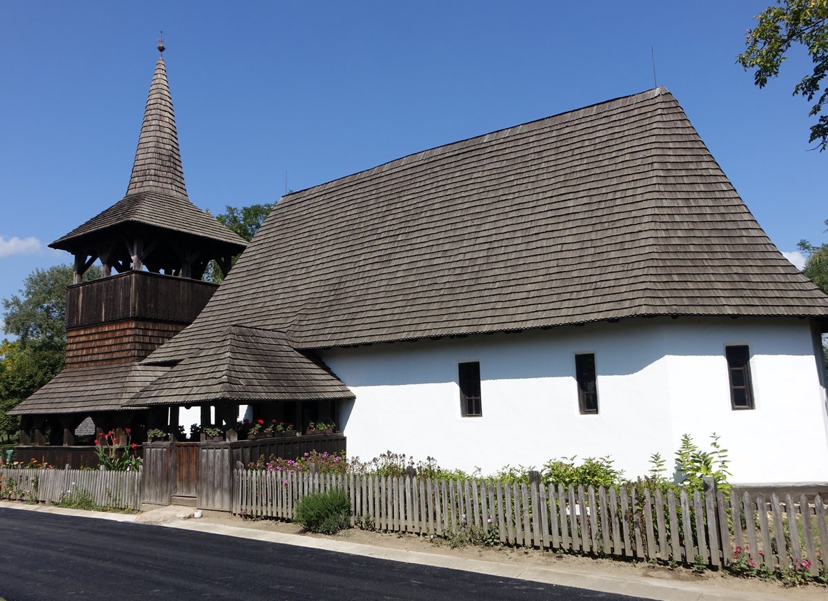 Takos, Ref. Kirche, einschiffiger Fachwerkbau mit Flechtwerk (07.09.2018)