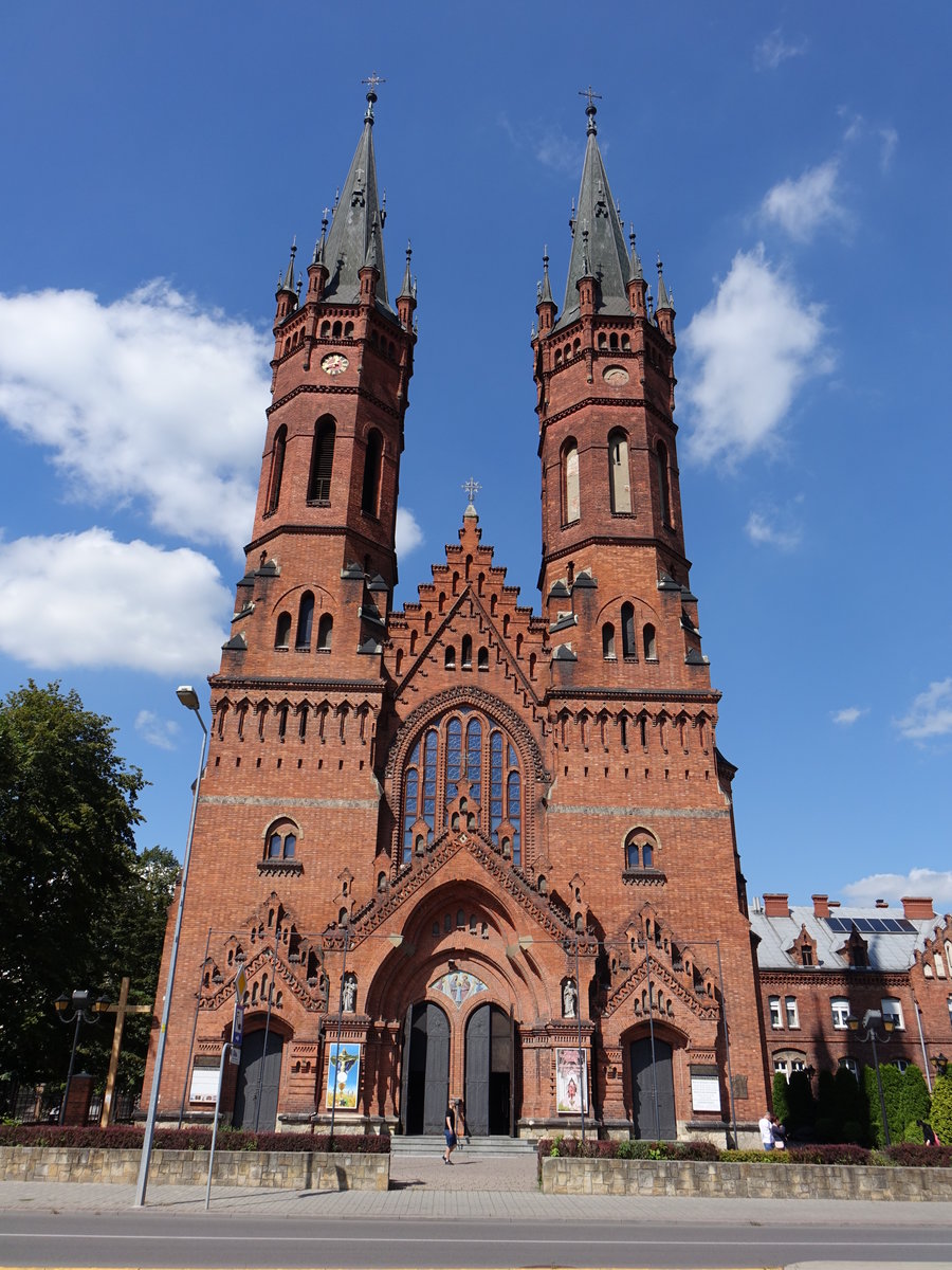 Tarnow, Pfarrkirche der Hl. Familie, neugotische Basilika, erbaut von 1904 bis 1906 durch den Architekten Jan Sas-Zubrzycki (03.09.2020)