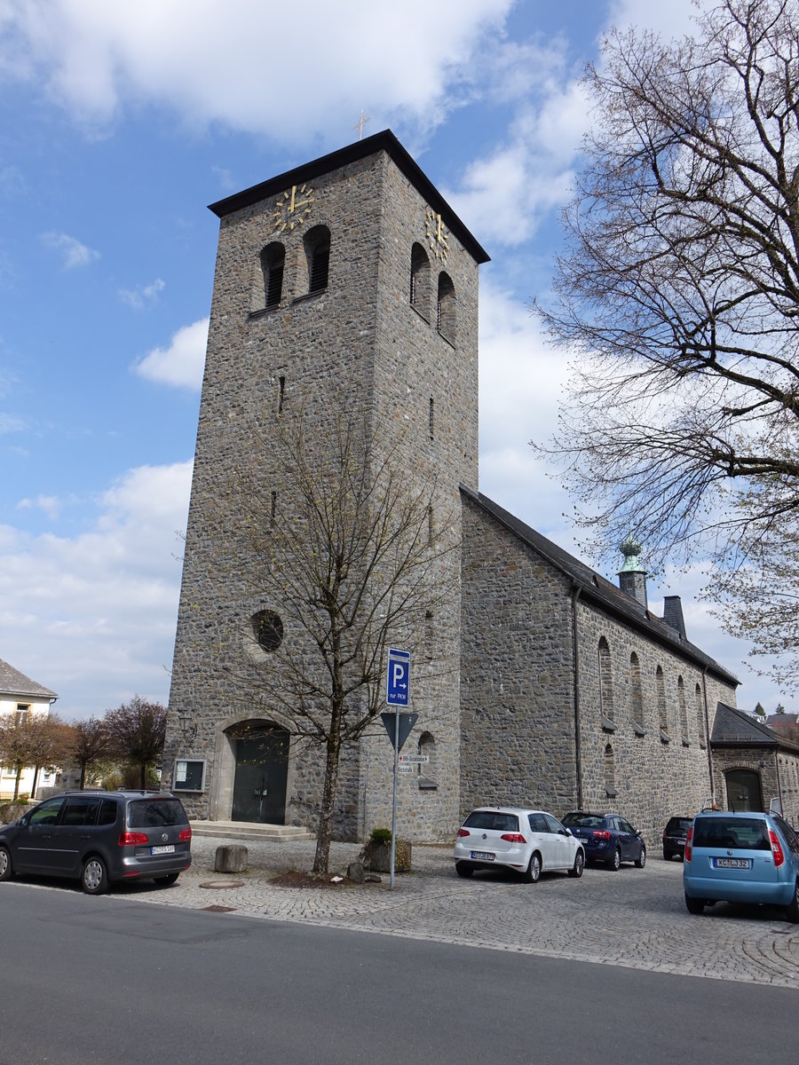 Teuschnitz, kath. Pfarrkirche Maria Himmelfahrt, erbaut 1949 (14.04.2017)
