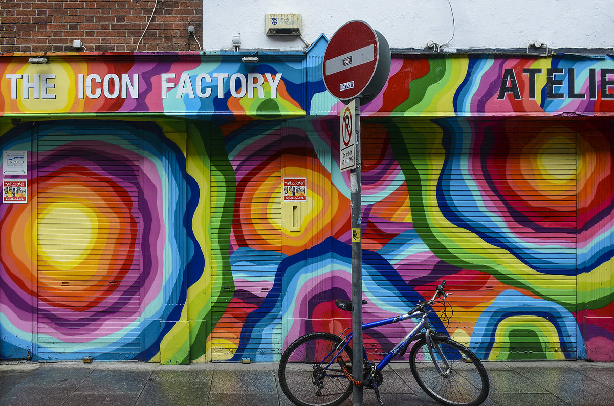 The Iron Factory in Ha'Penny Street ist eine Knstlerkollektive im Dubliner Temple Bar-Bezirk.
Aufnahme: 11. Mai 2018.