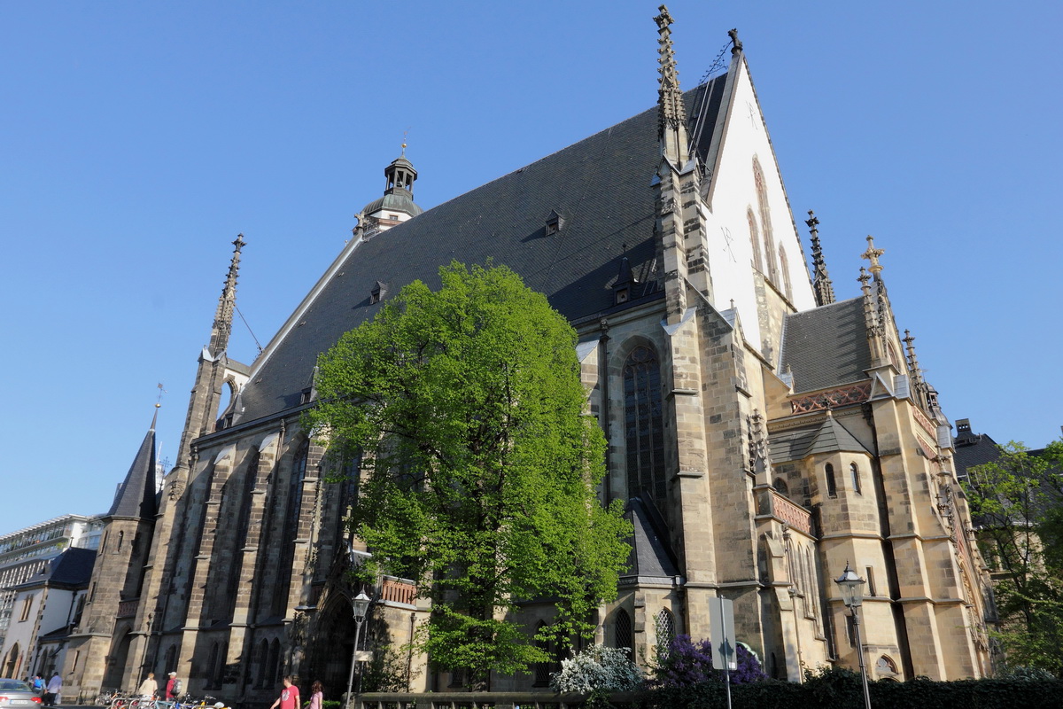 Thomaskirche in Leipzig am 07. Mai 2016, gesehen vom Thomaskirchhof