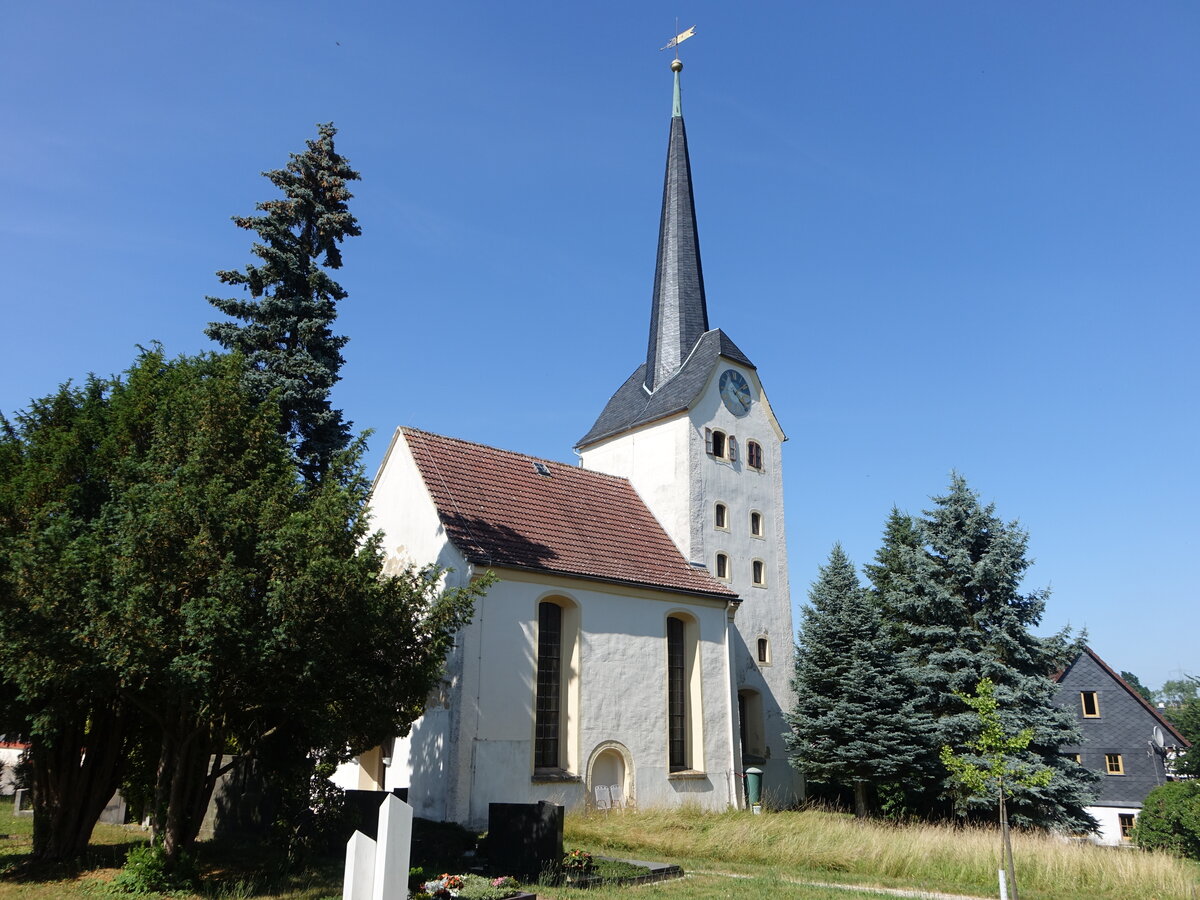 Thonhausen, evangelische Dorfkirche, erbaut im 13. Jahrhundert (24.06.2023)