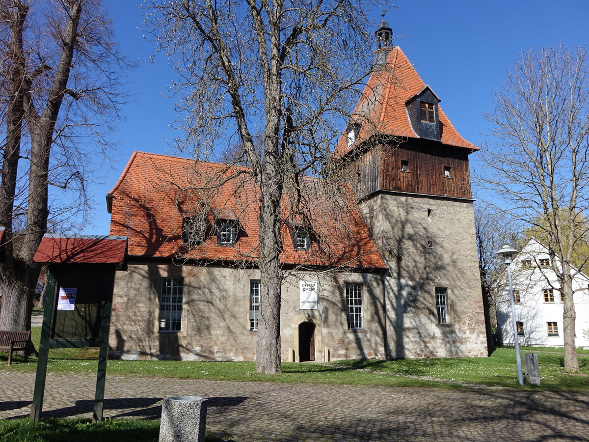 Tiefengruben, evangelische Dorfkirche St. Nikolaus, erbaut im 15. Jahrhundert (17.04.2022)