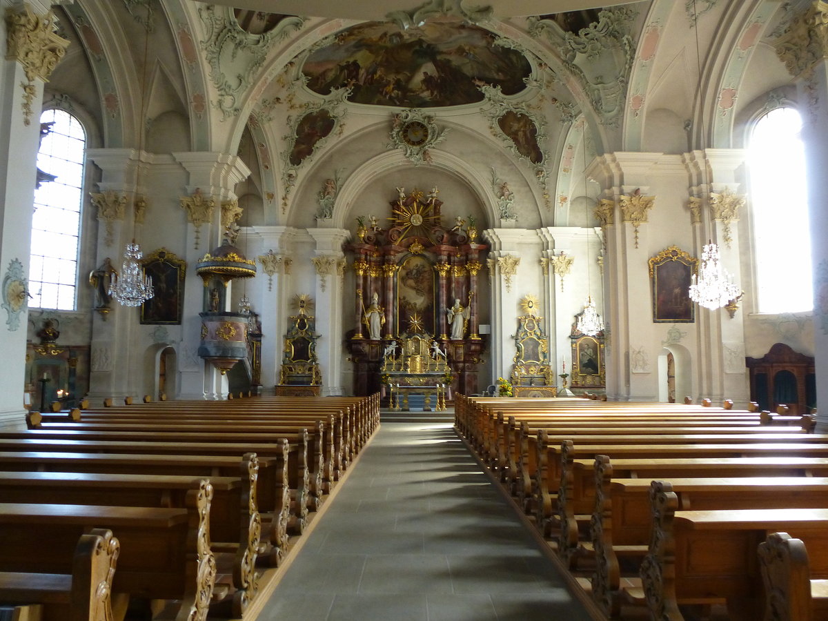 Tiengen, Blick zum Altar in der kath. Pfarrkirche, Sept.2015