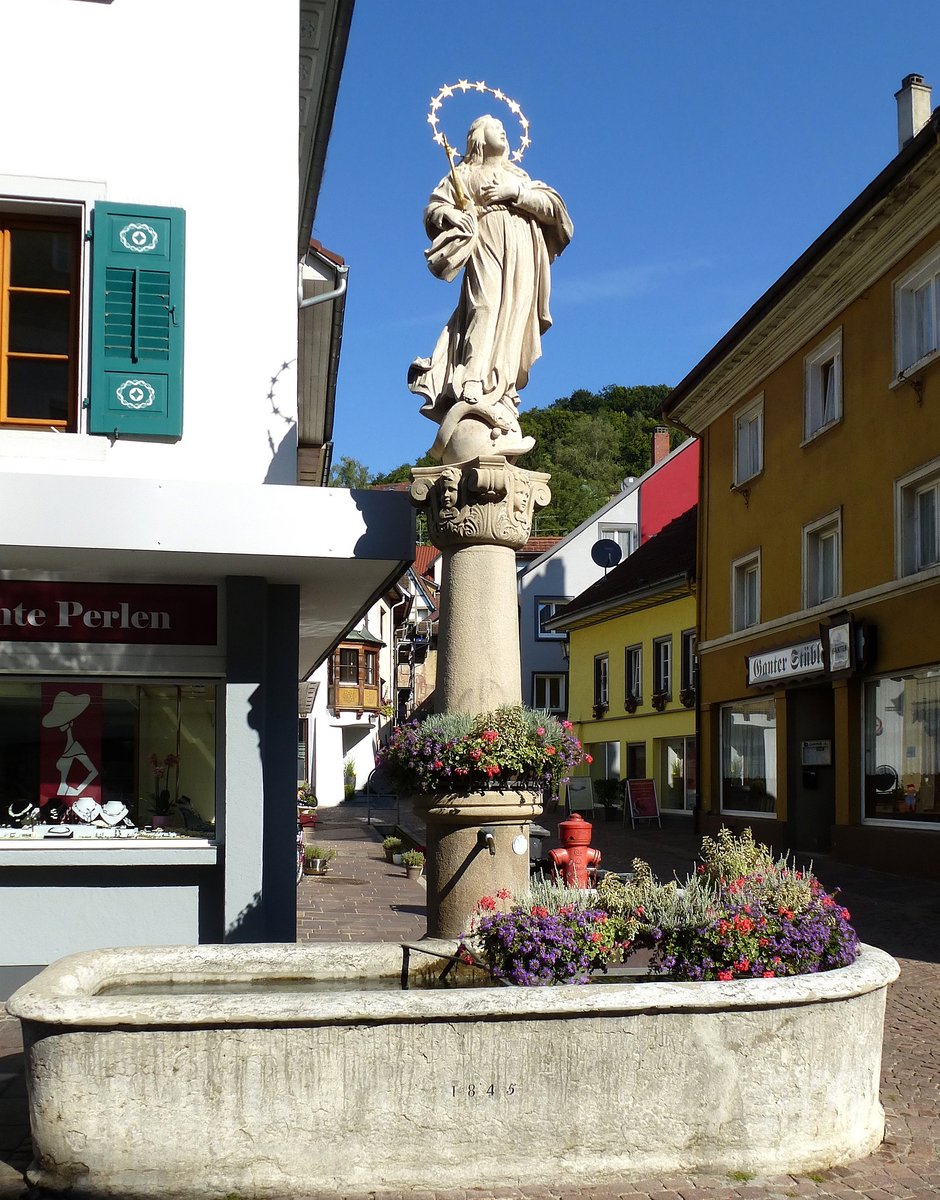 Tiengen, historischer Brunnen in der Hauptstrae, aufgestellt 1845, Sept.2015