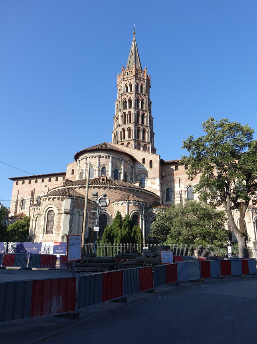 Toulouse, Basilika Saint-Sernin, erbaut ab 1080, Turm 12. Jahrhundert (29.07.2018)