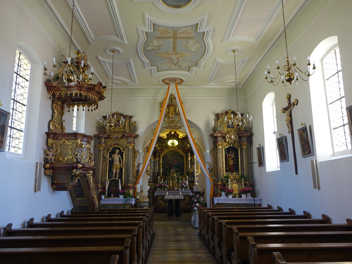 Traunfeld, kath. Pfarrkirche St. Willibald, erbaut bis 1670 (11.06.2017)