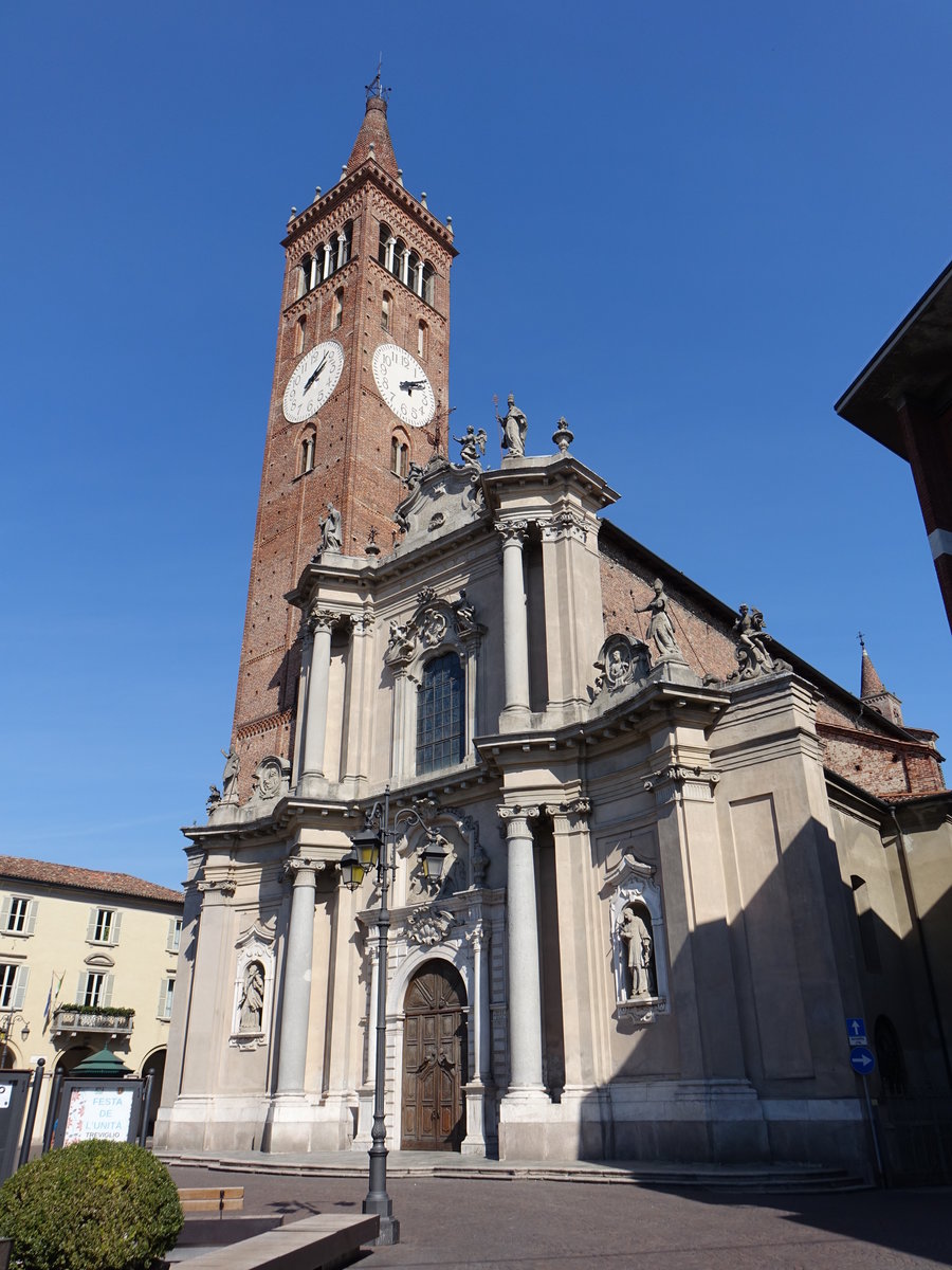 Treviglio, Basilika San Martino, erbaut bis 1482, barocke Fassade erbaut 1740 durch Giovanni Ruggeri (29.09.2018)
