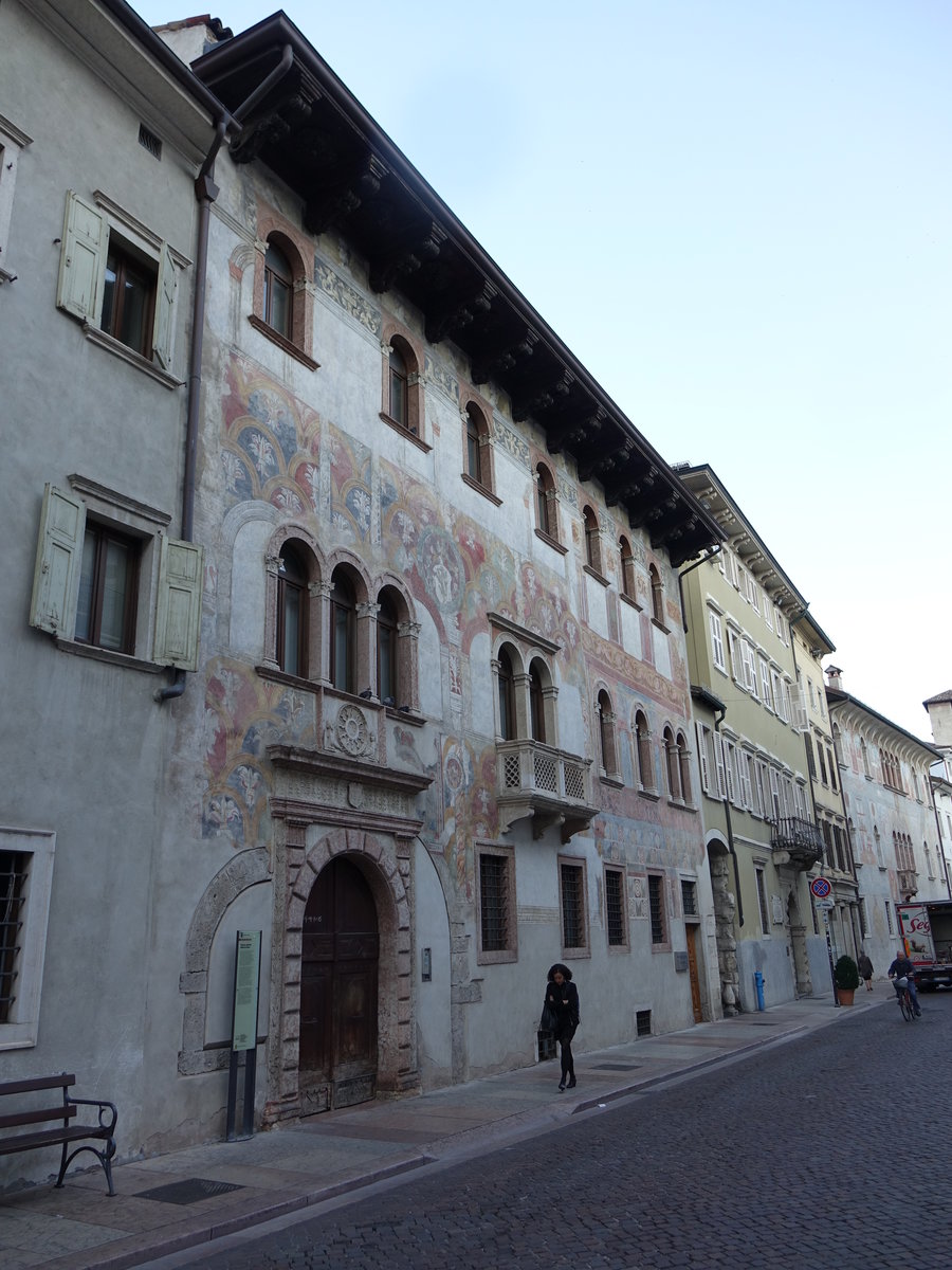 Trient, Palazzo Quetta Alberti-Colico mit Fresken aus dem 15. Jahrhundert (07.10.2016)