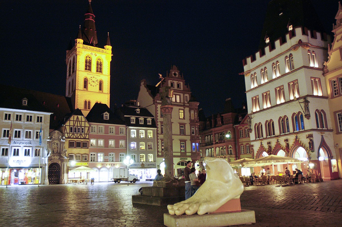 Trier - Hauptmarkt am Abend. Aufnahme: Juli 2007.