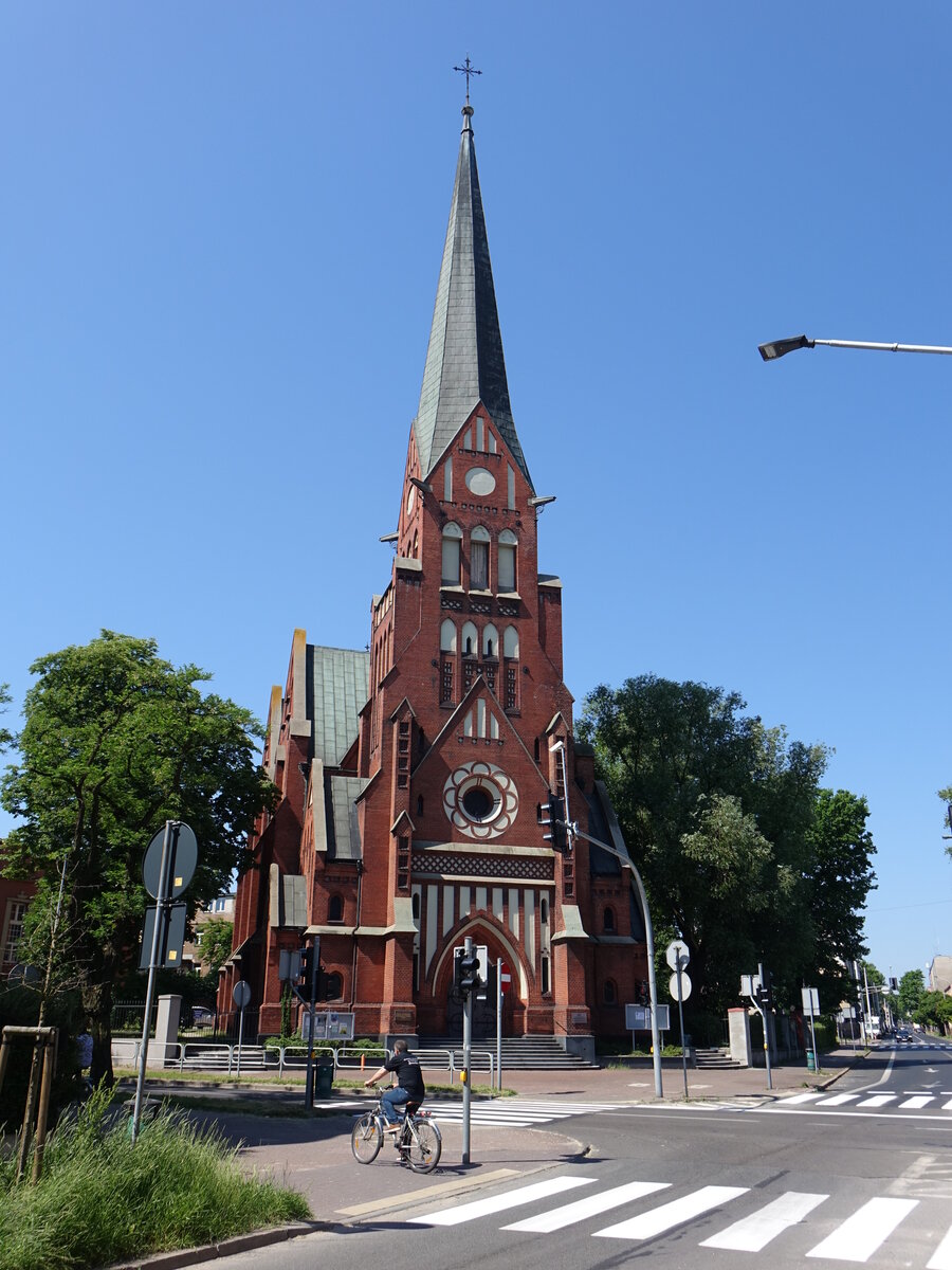 Tschenstochau, evangelische Kirche in der Mikolaja Kopernika Strae, erbaut 1913 (19.06.2021)