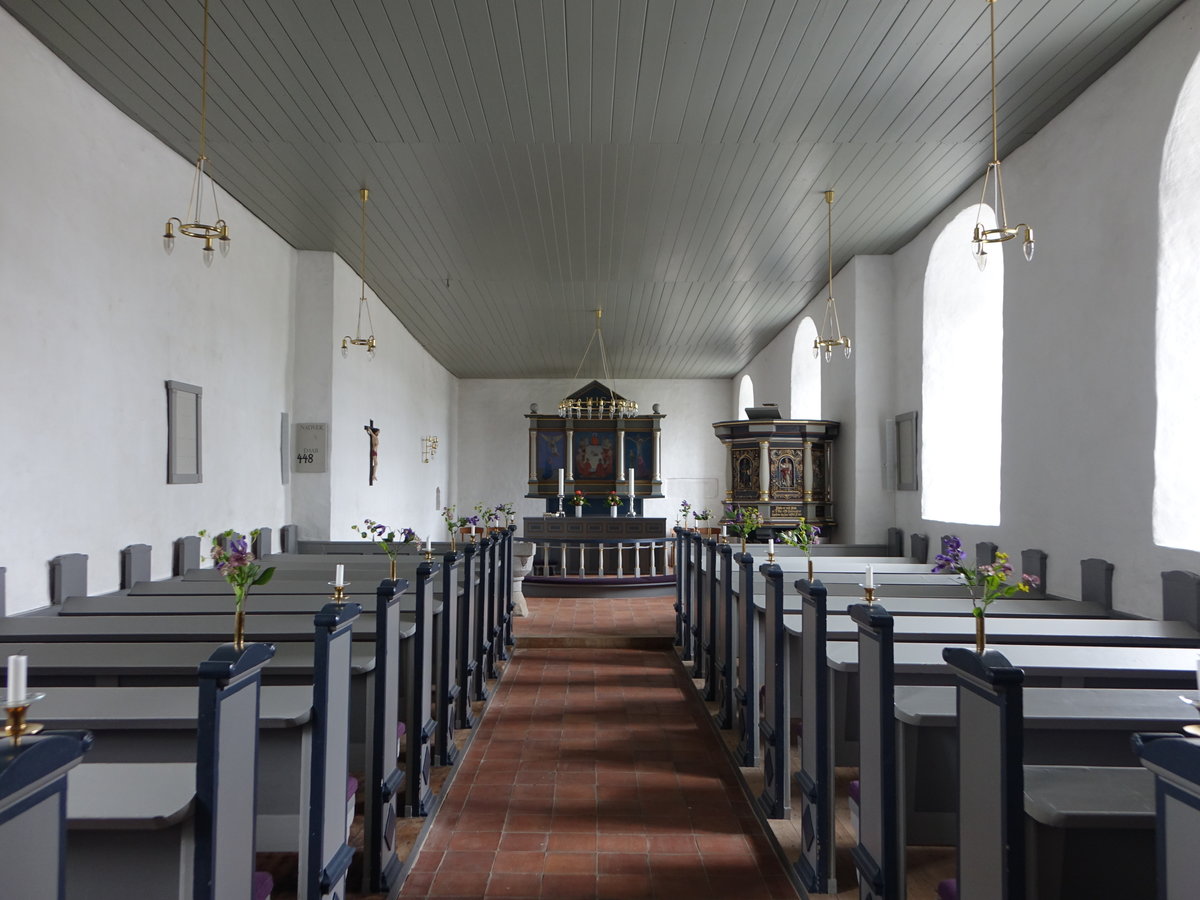 Udby, Innenraum mit Kanzel von 1800 in der Ev. Kirche (21.07.2019)