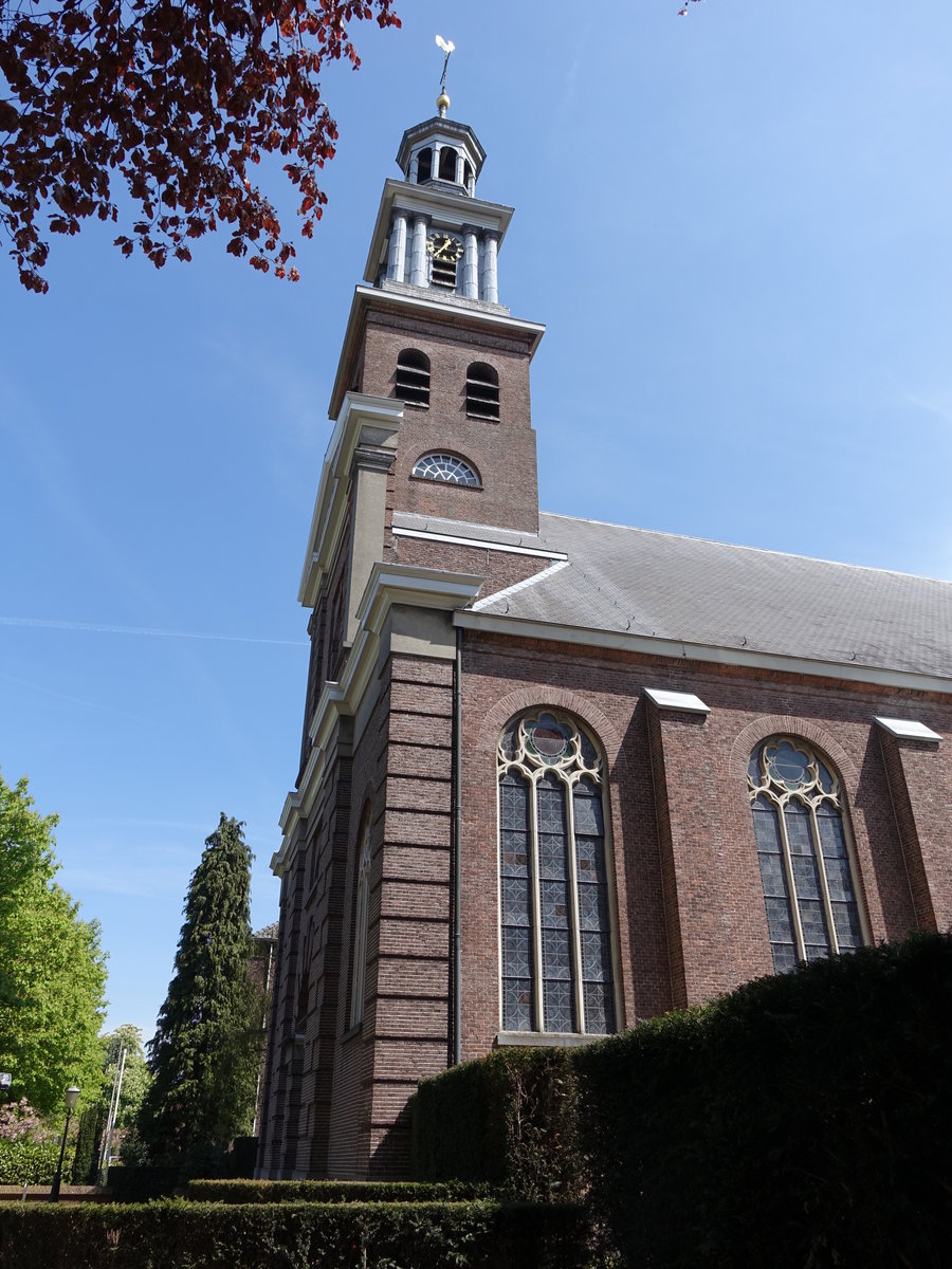 Udenhout, St. Lambertus Kirche, erbaut von 1840 bis 1841 im Waterstaatsstil (06.05.2016)