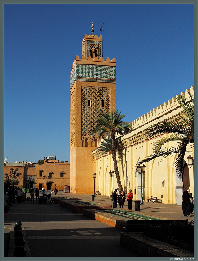 Unmittelbar neben den Saadiergrbern befindet sich die Kasbah-Moschee. Sie wurde im 12. Jahrhundert errichtet. (Marrakesch, 20.11.2015)