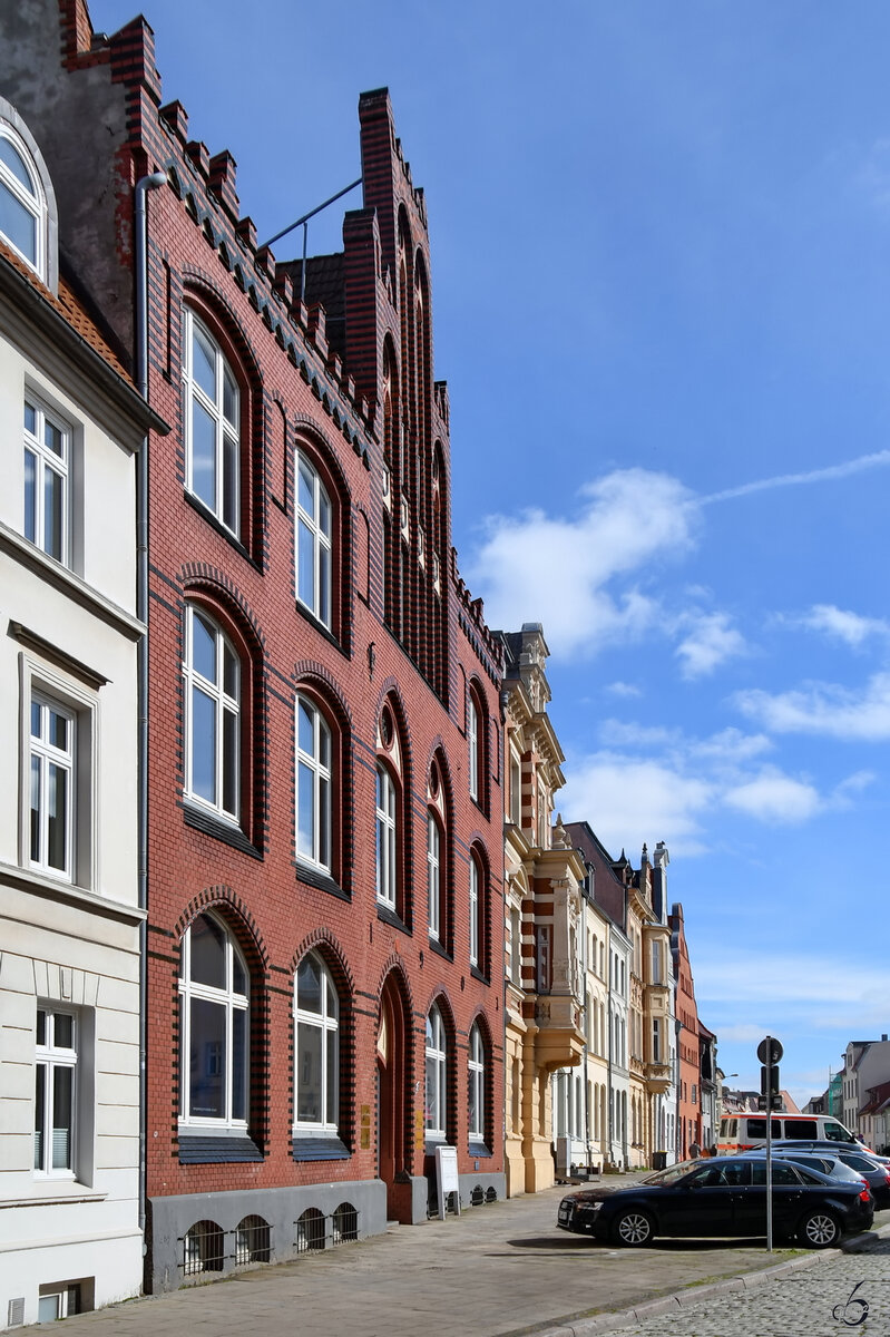 Unterwegs in der historischen Innenstadt von Wismar. (April 2024)