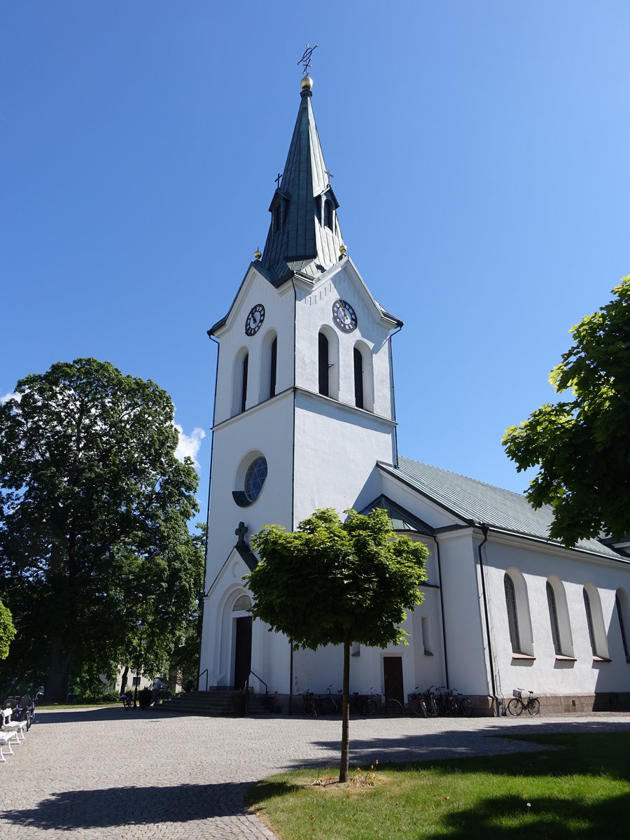 Vrnamo, Ev. Kirche, erbaut von 1872 bis 1874 durch Architekt Albert Trnqvist (12.06.2016)