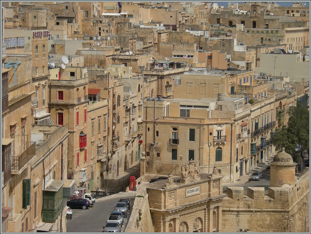 Valletta - eine schne Stadt voller eng aneinander gereihter Huser. 
20.Sept. 2013