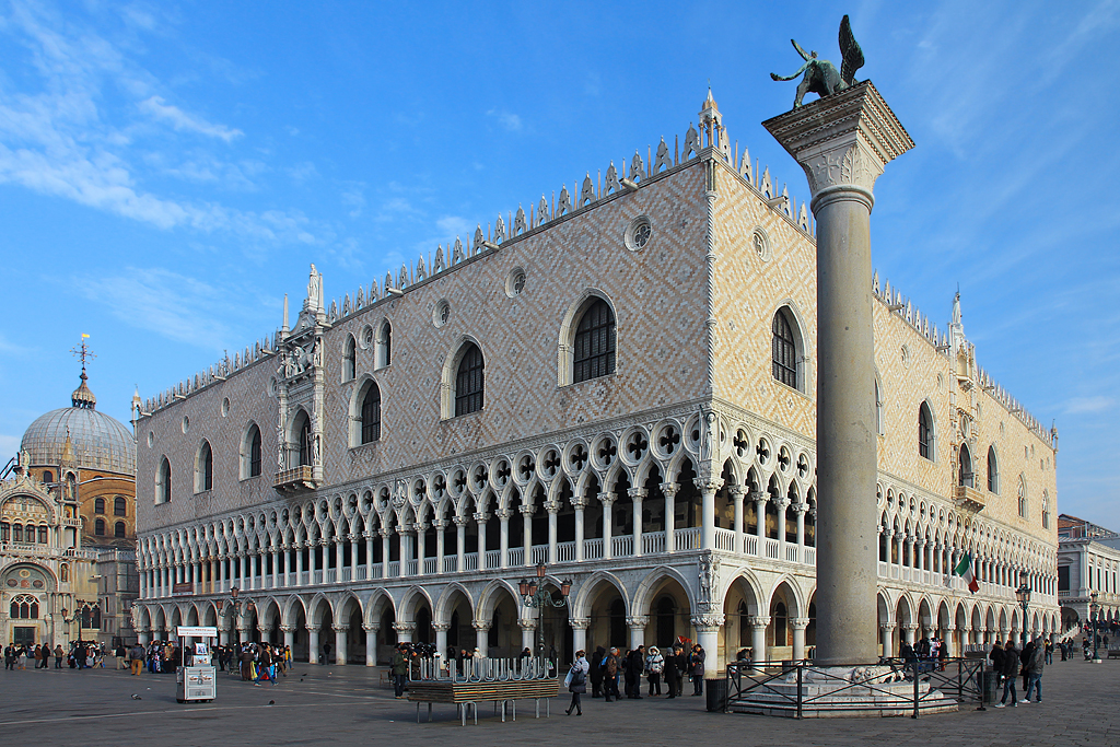 Venedig, Dogenpalast. Bedeutender profaner gotischer Bau, ab 1340. Aufnahme vom 16. Jan. 2015, 11:39