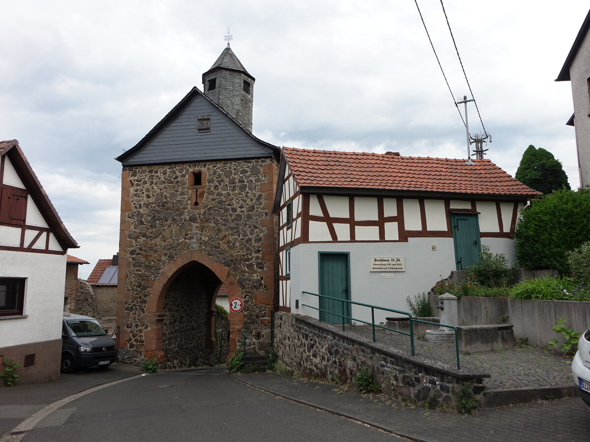 Vetzberg, Tor zur Burganlage, erbaut im 13. Jahrhundert (16.05.2022)