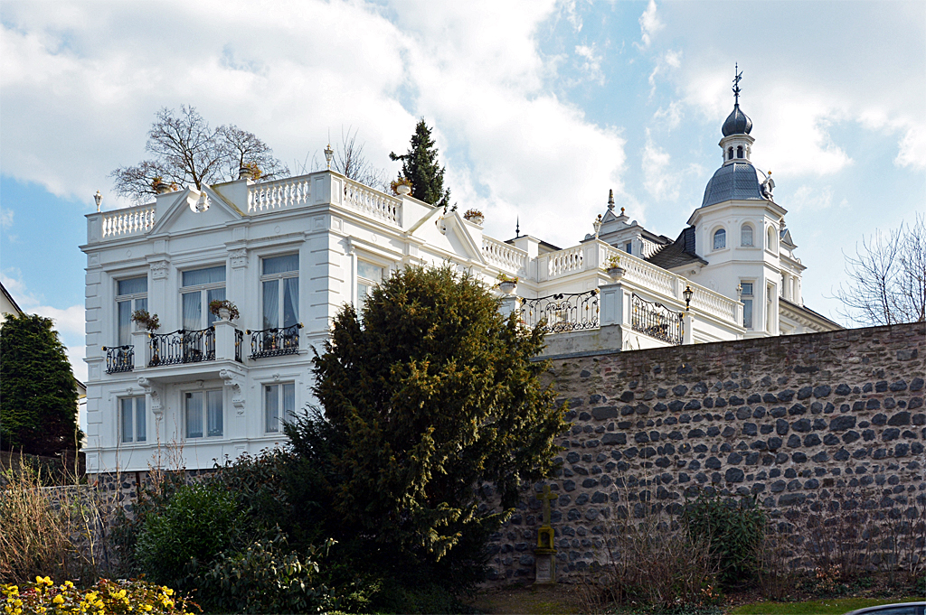 Villa  Ricon  am Rheinufer in Remagen - 28.03.2014