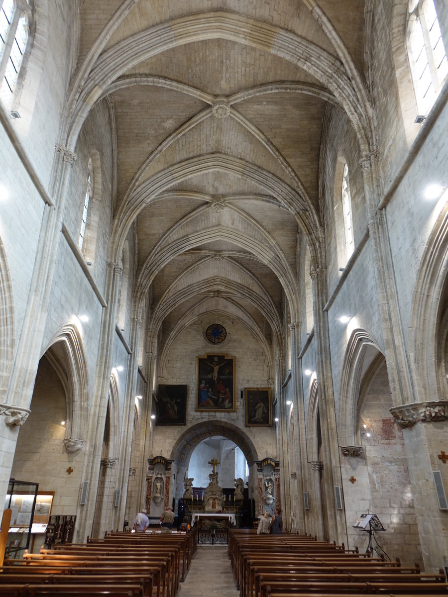Villeneuve-ls-Avignon, gotischer Innenraum der Notre Dame Kirche, Gemlde aus dem 17. Jahrhundert (22.09.2017)