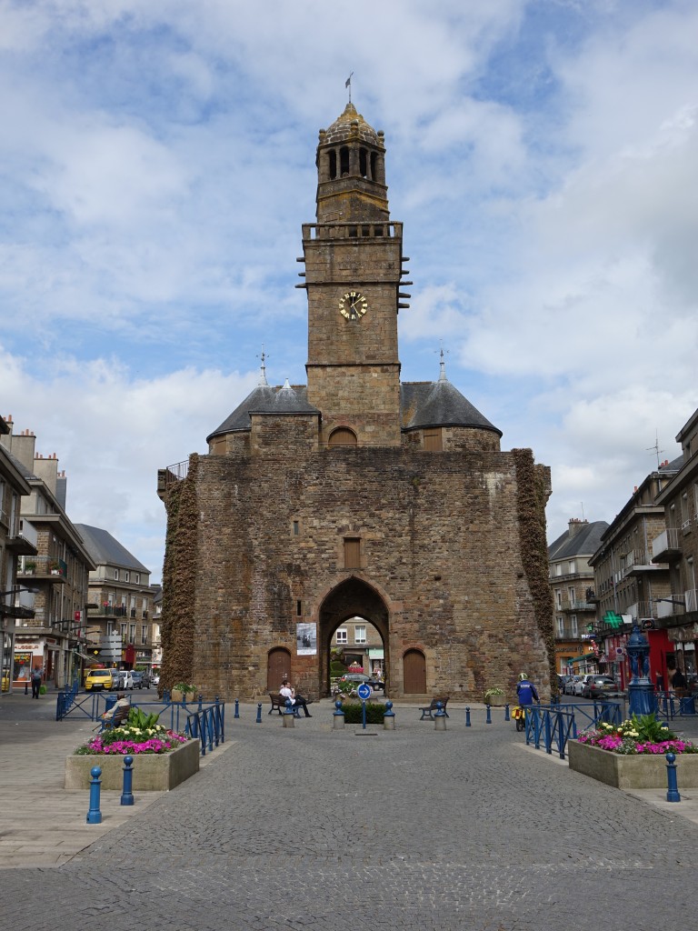 Vire, Porte Horloge, erbaut im 13. Jahrhundert (12.07.2015)