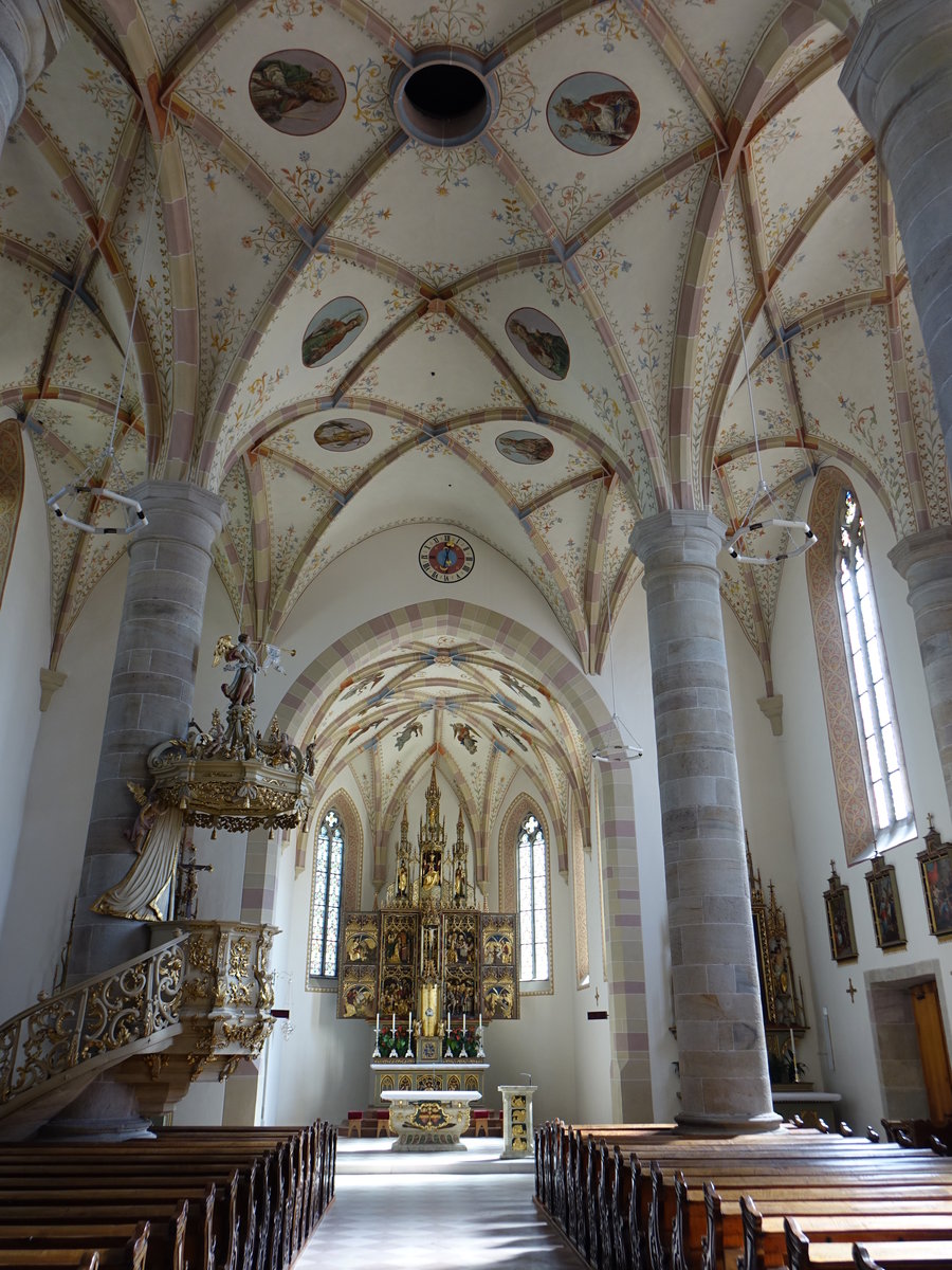 Vls am Schlern, Gewlbe und Flgelaltar aus dem 15. Jahrhundert in der Pfarrkirche Maria Himmelfahrt (14.09.2019)