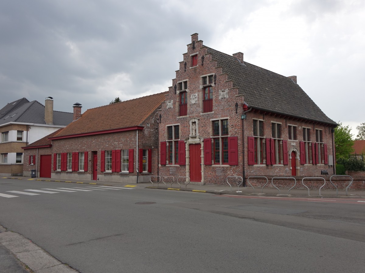 Wachtebeke, altes Pfarrhaus in der Kerkstraat (29.04.2015)