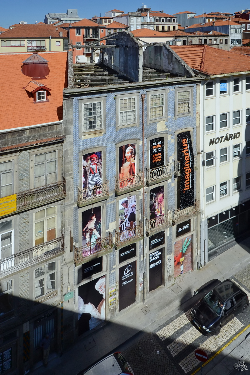 Whrend des Frhstcks ber den Dchern von Porto. (Mai 2013)