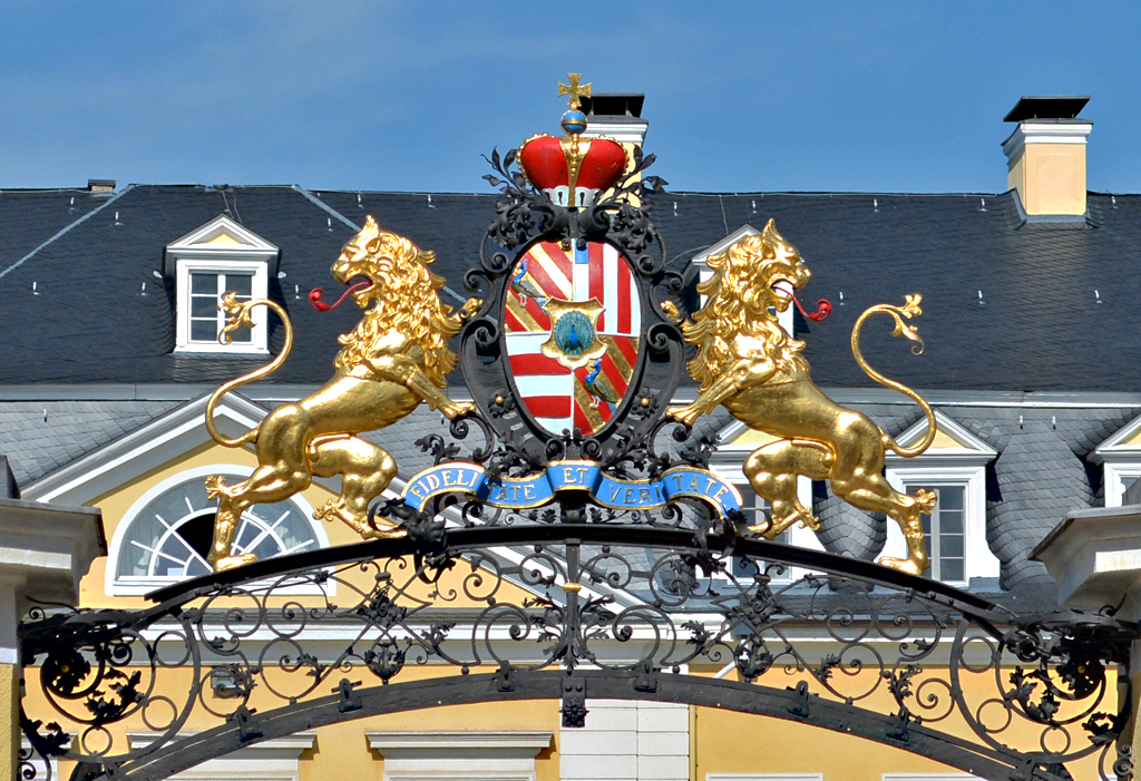 Wappen am Eingang des Residenzschlosses des Frsten zu Neuwied - 21.09.2015