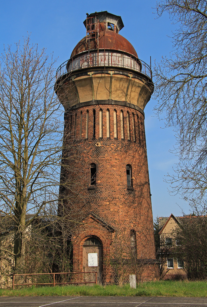 Wasserturm am Bahnhof Sandersleben im Mrz 2014