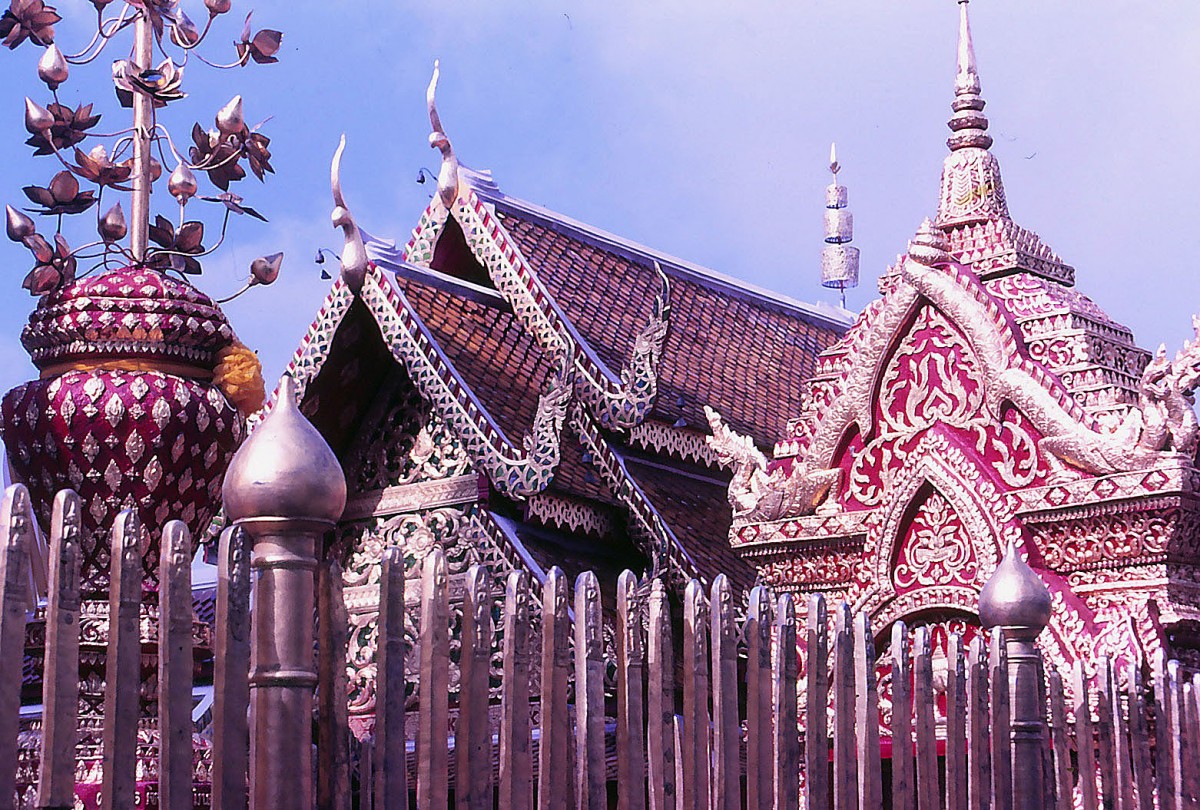 Wat Phrathat Doi Suthep in Chiang Rai. Aufnahme: Februar 1989 (Bild vom Dia).