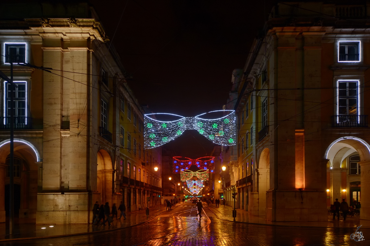 Weihnachtlich beleuchtete Straen in der Innenstadt von Lissabon. (Dezember 2016)