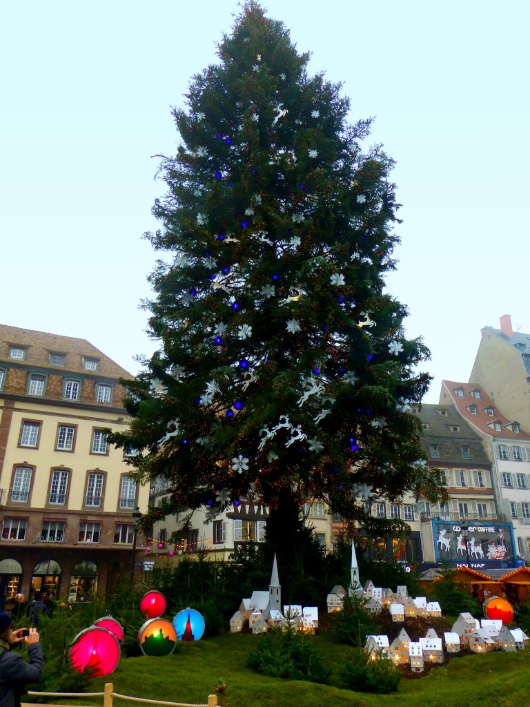 weihnachtsm 228 rkte im elsass stra 223 burg unter dem weihnachtsm 228 rkte im elsass stra 223 burg unter dem