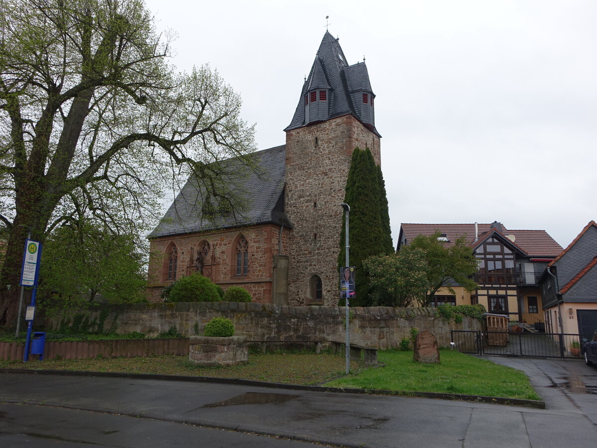 Wenkbach, evangelische Kirche, Wehrkirche erbaut im 12. Jahrhundert (30.04.2022)