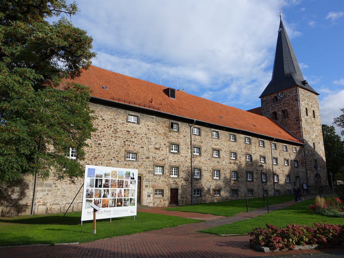 Wennigsen, Klosterkirche, erbaut im 13. Jahrhundert (06.10.2021)