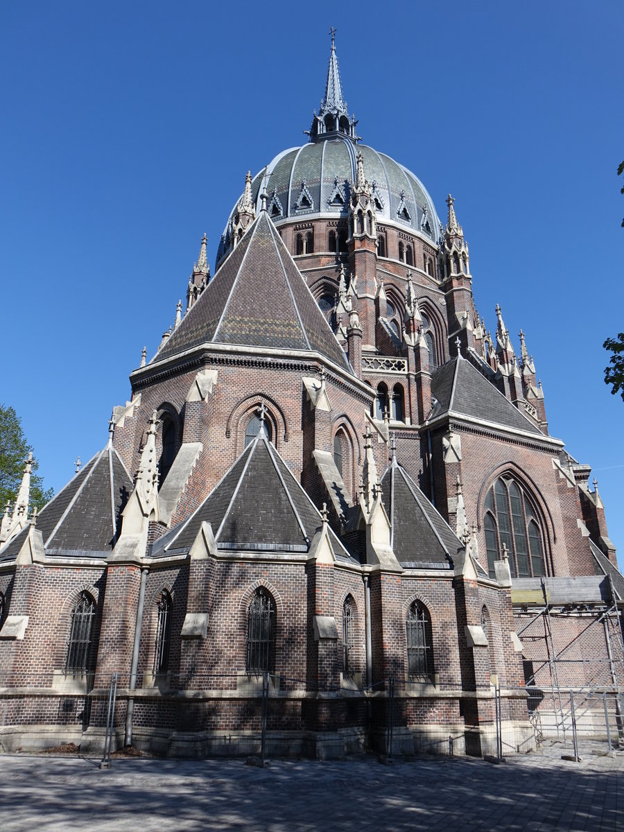 Wien, Pfarrkirche Maria vom Siege, 15. Wiener Gemeindebezirk Rudolfsheim-Fnfhaus, erbaut von 1868 bis 1875 durch den Architekten Friedrich von Schmidt (21.04.2019)