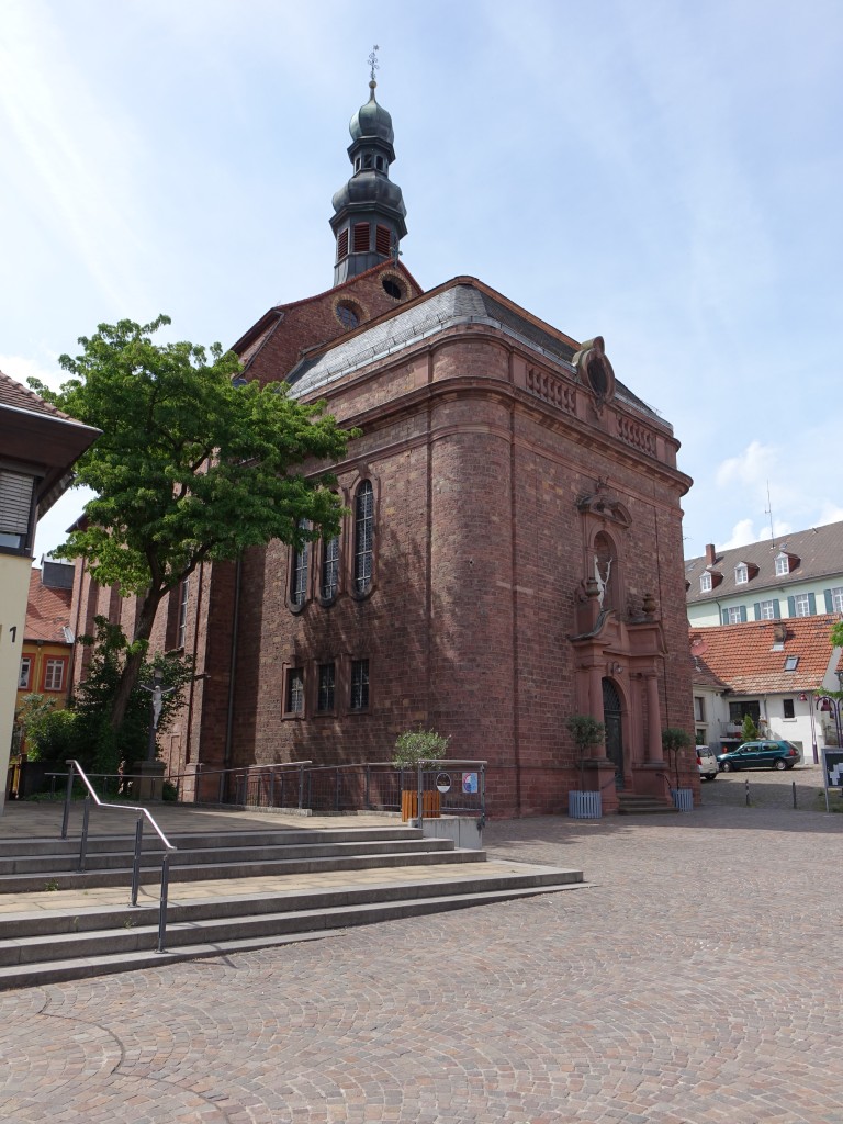 Wiesloch, St. Laurentius Kirche, erbaut von 1745 bis 1751 durch Johann Schmidt, Langhaus erweitert von 1890 bis 1891 (31.05.2015)