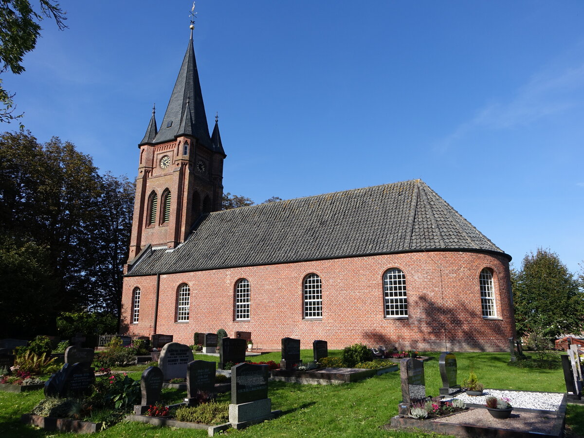 Woquard, evangelische Kirche, einschiffiger Backsteinbau mit Westturm, erbaut im 19. Jahrhundert (09.10.2021)