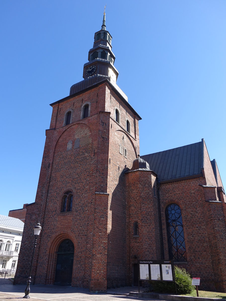 Ystad, Mariakyrkan, erbaut Anfang des 13. Jahrhundert, Kirchturm von 1648 (11.06.2016)