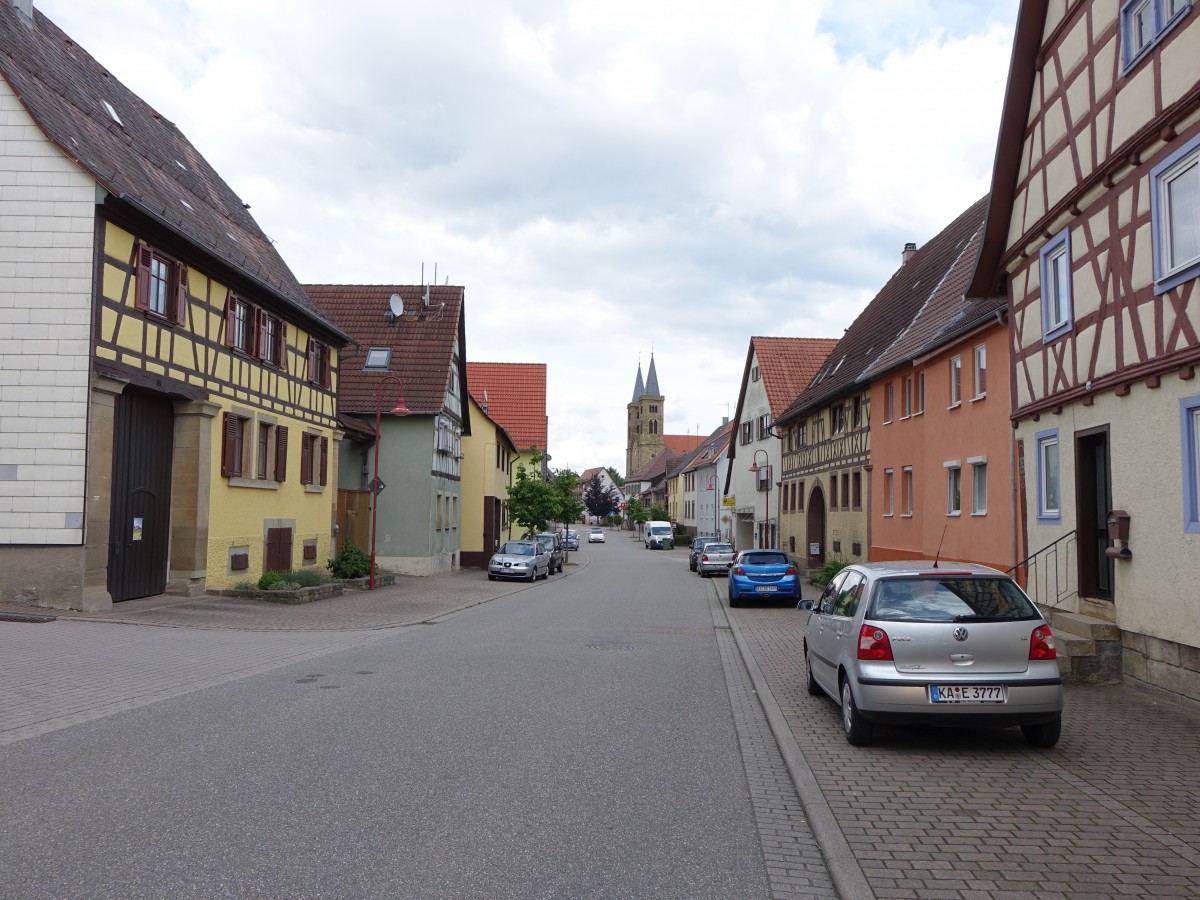 Zaisenhausen, Hauptstrae mit Ev. Kirche (30.05.2015)