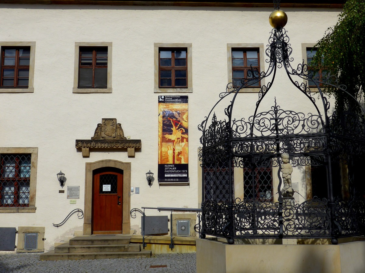 Zittau, Grner Born am Stadtmuseum (Aufnahme: 18.08.2014)